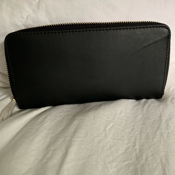Vince Camuto wallet - Picture 2 of 6